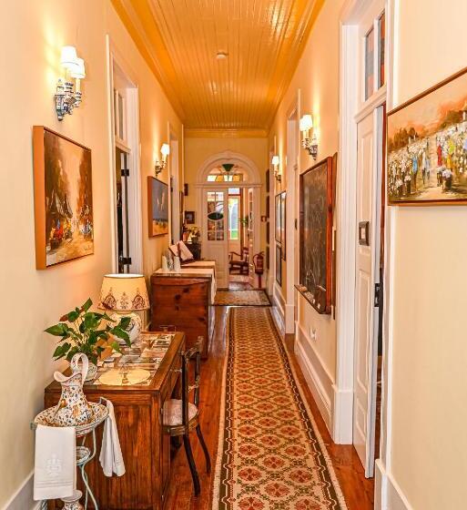 بنسيون Vintage Balcony Guesthouse