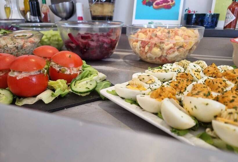 Brit Hotel La Bonne Etape