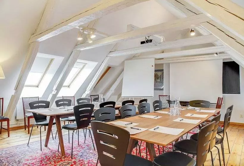 בית מלון כפרי Anno 1793 Sekelgården