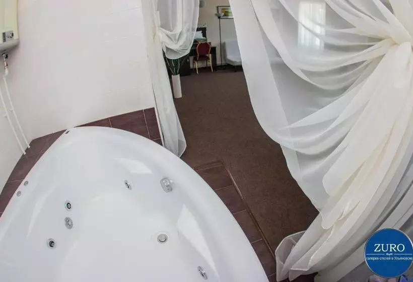 ホテル Aster Zuro