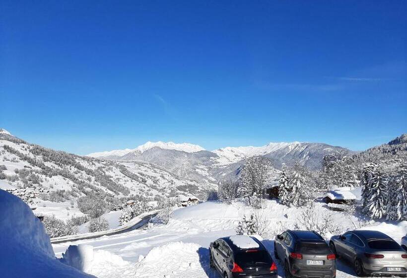 هتل Chalet Du Crey