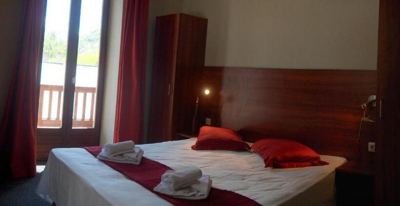 هتل Chalet Du Crey