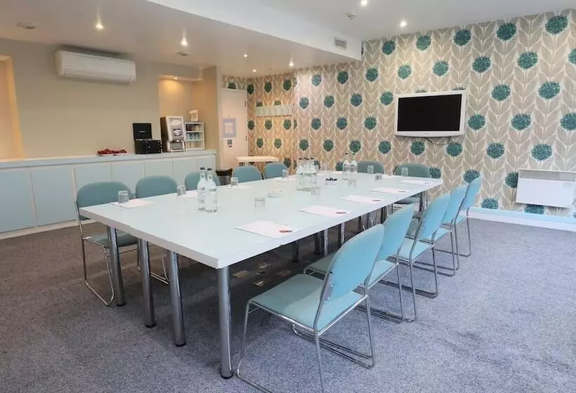 Citrus Hotel Cheltenham By Compass Hospitality