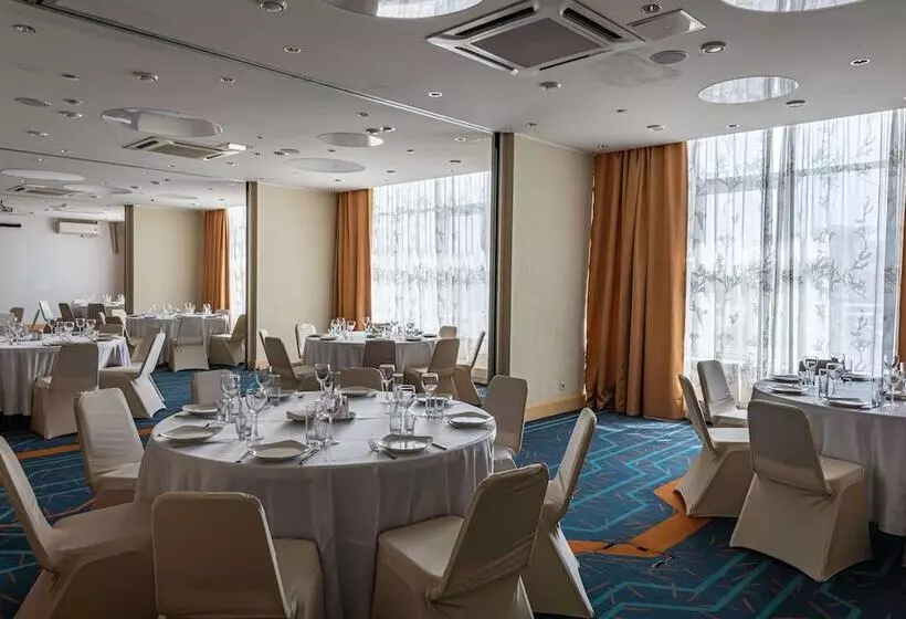Cosmos Astrakhan Hotel, A Member Of Radisson Individuals