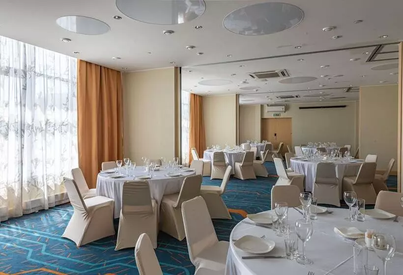 Cosmos Astrakhan Hotel, A Member Of Radisson Individuals