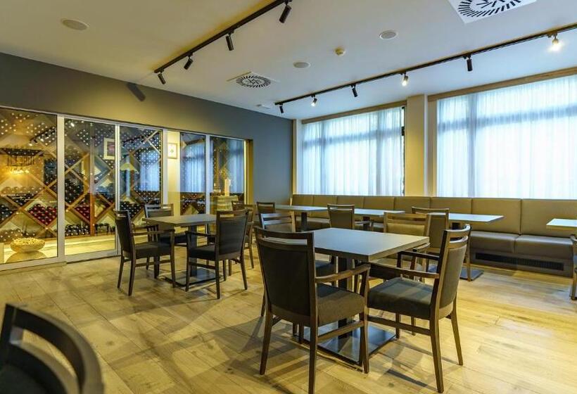 בית מלון כפרי Hills