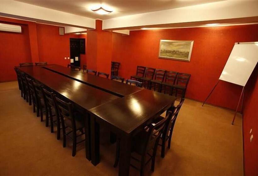 Отель Ibis Styles Pitesti Arges