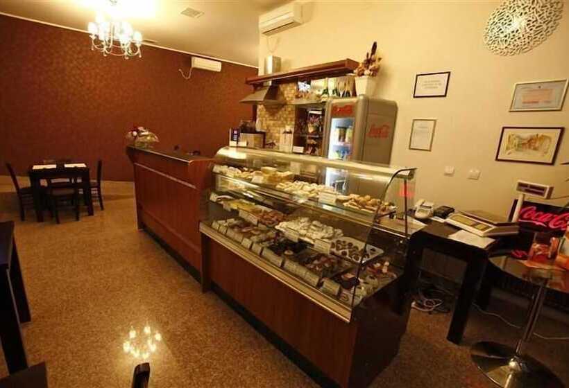 Отель Ibis Styles Pitesti Arges