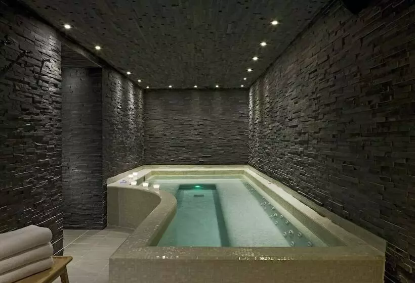 Le Faucigny Hotel De Charme & Spa