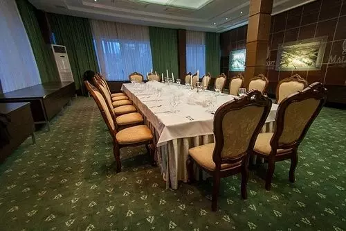 Отель Malachite Congress