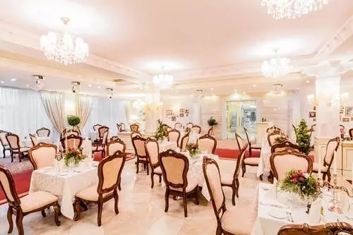 Отель Malachite Congress