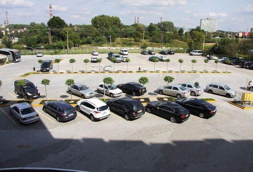 Sonata Hotel & Restaurant готель соната