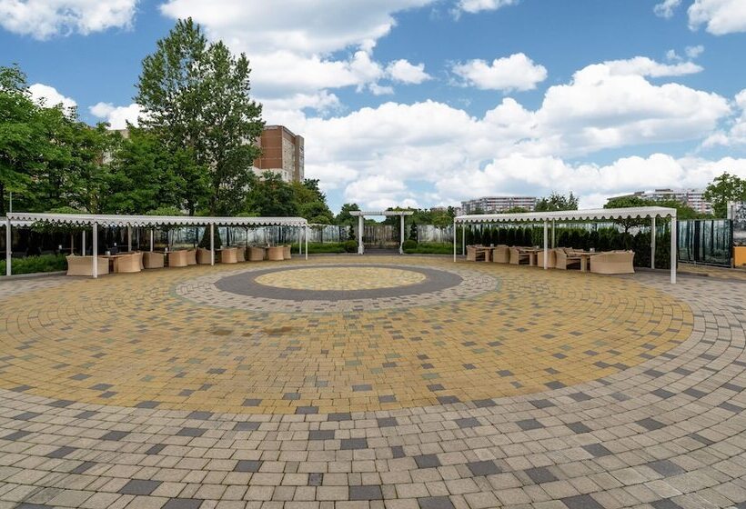 Sonata Hotel & Restaurant готель соната