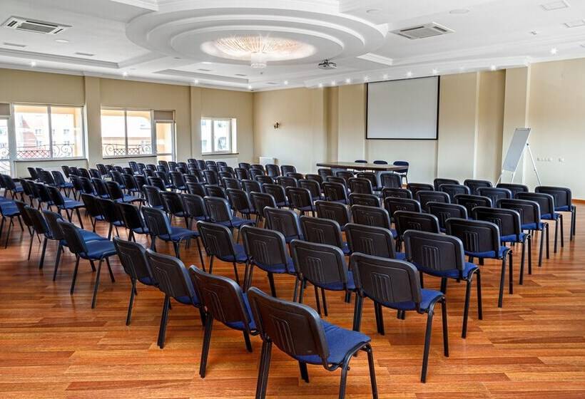 Sonata Hotel & Restaurant готель соната