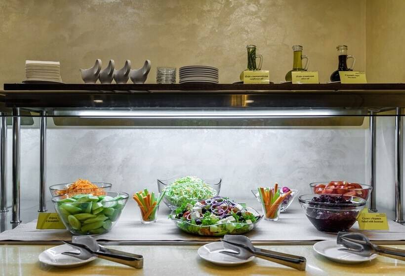 Sonata Hotel & Restaurant готель соната