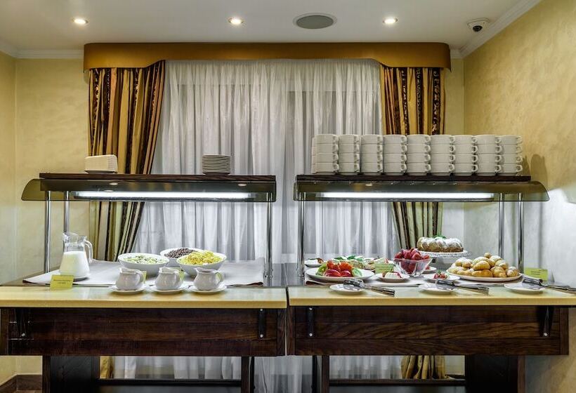 Sonata Hotel & Restaurant готель соната