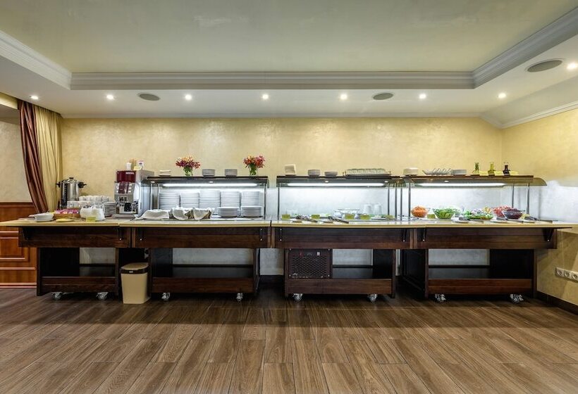 Sonata Hotel & Restaurant готель соната