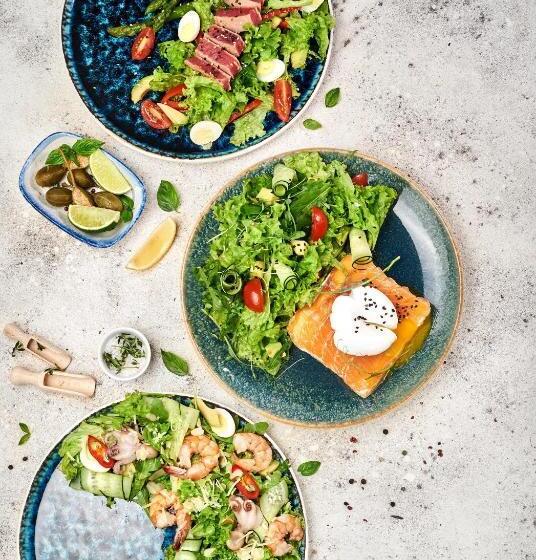 Sonata Hotel & Restaurant готель соната