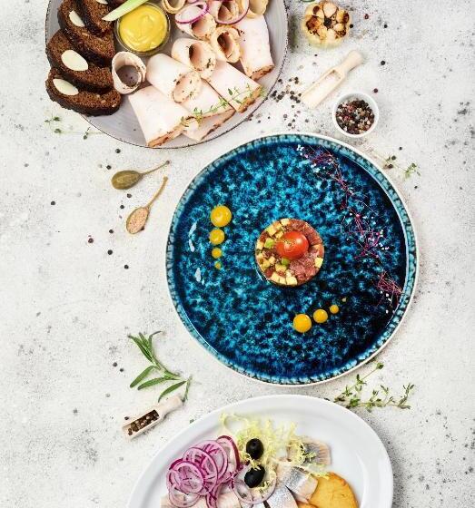 Sonata Hotel & Restaurant готель соната