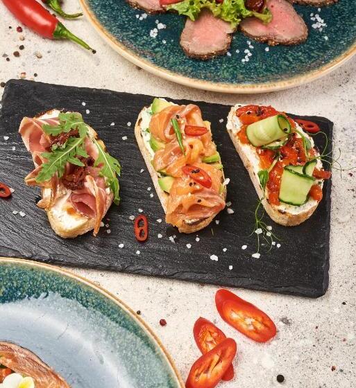 Sonata Hotel & Restaurant готель соната