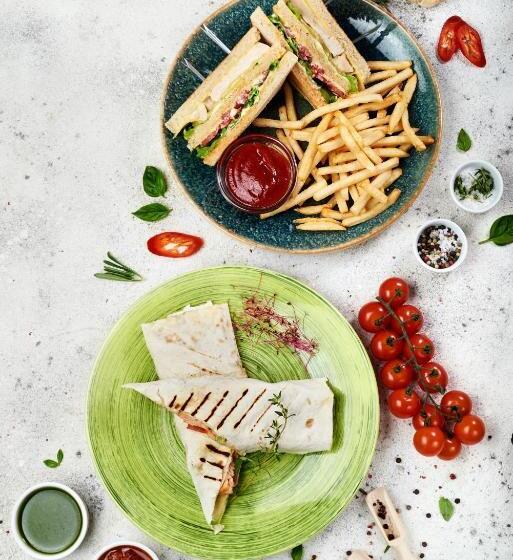 Sonata Hotel & Restaurant готель соната