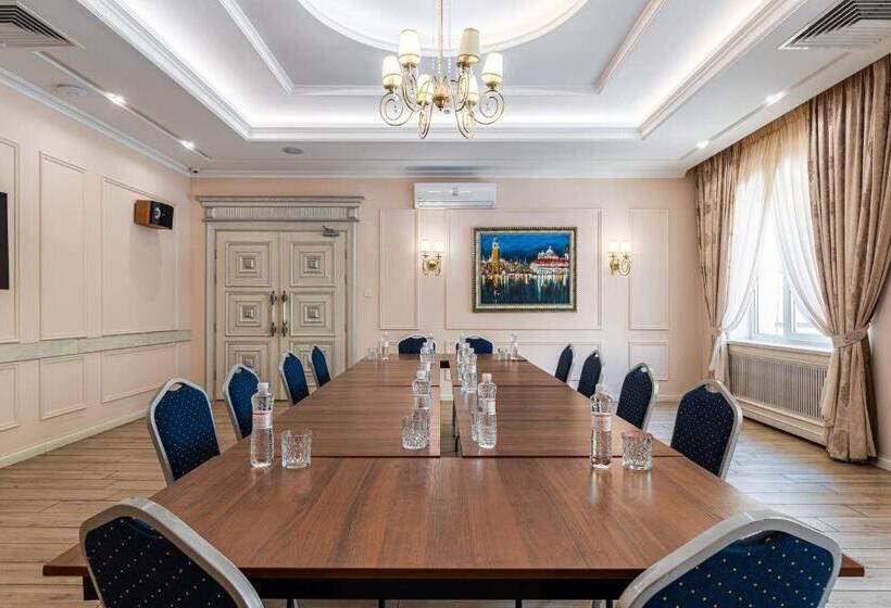 Sonata Hotel & Restaurant готель соната