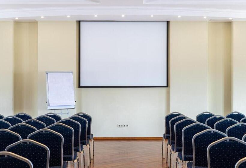 Sonata Hotel & Restaurant готель соната