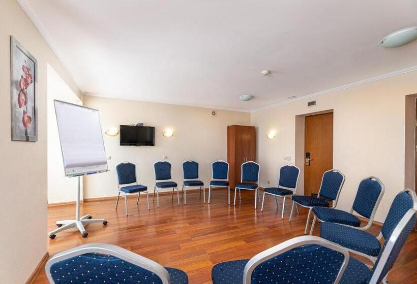 Sonata Hotel & Restaurant готель соната