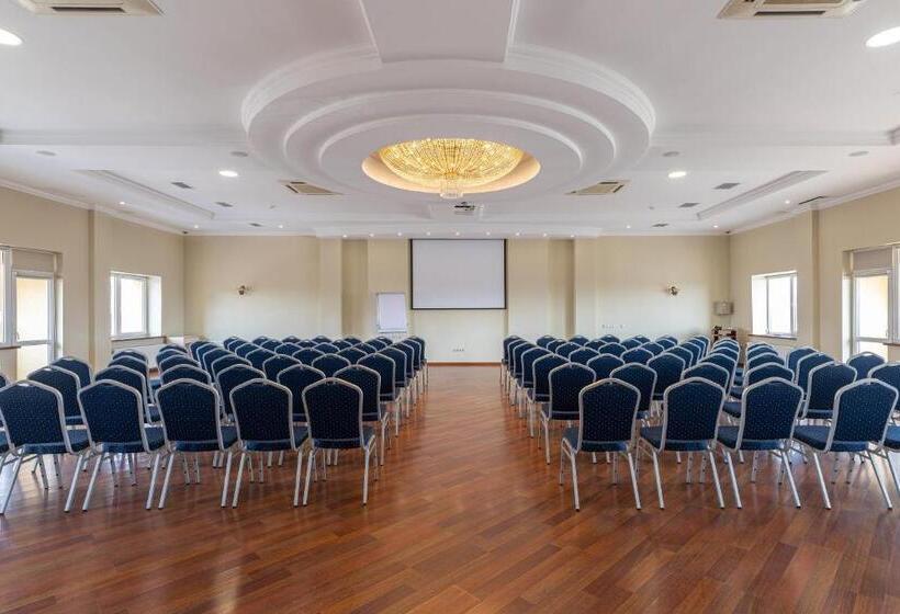 Sonata Hotel & Restaurant готель соната