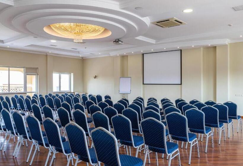 Sonata Hotel & Restaurant готель соната