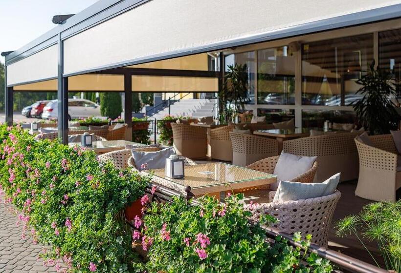 Sonata Hotel & Restaurant готель соната