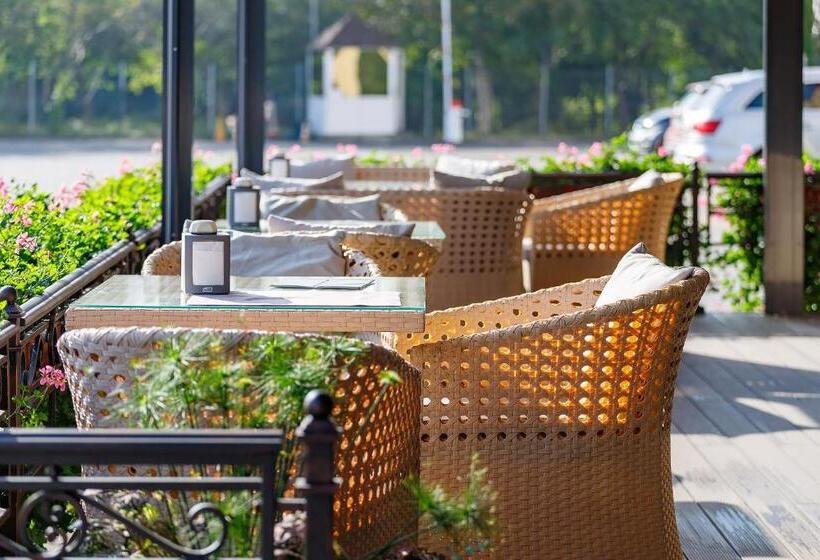 Sonata Hotel & Restaurant готель соната