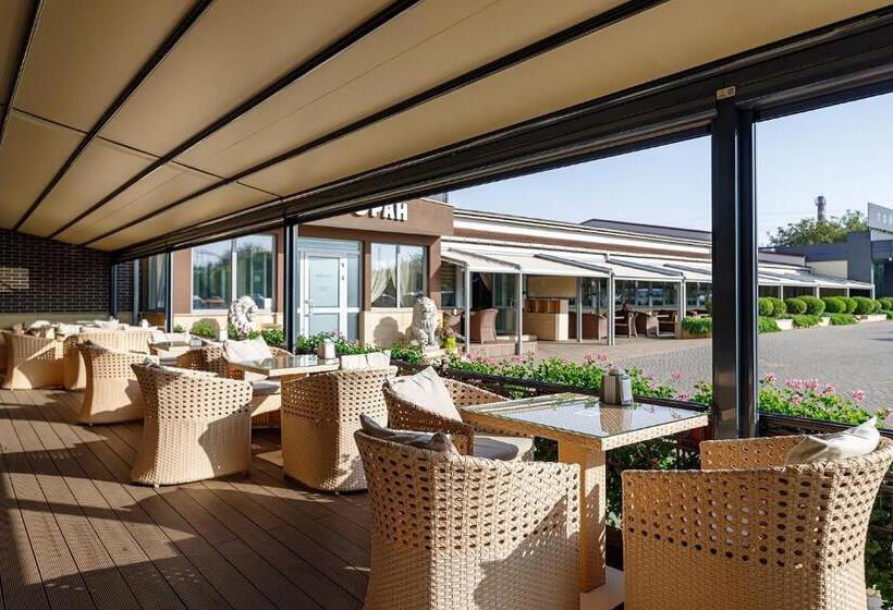 Sonata Hotel & Restaurant готель соната