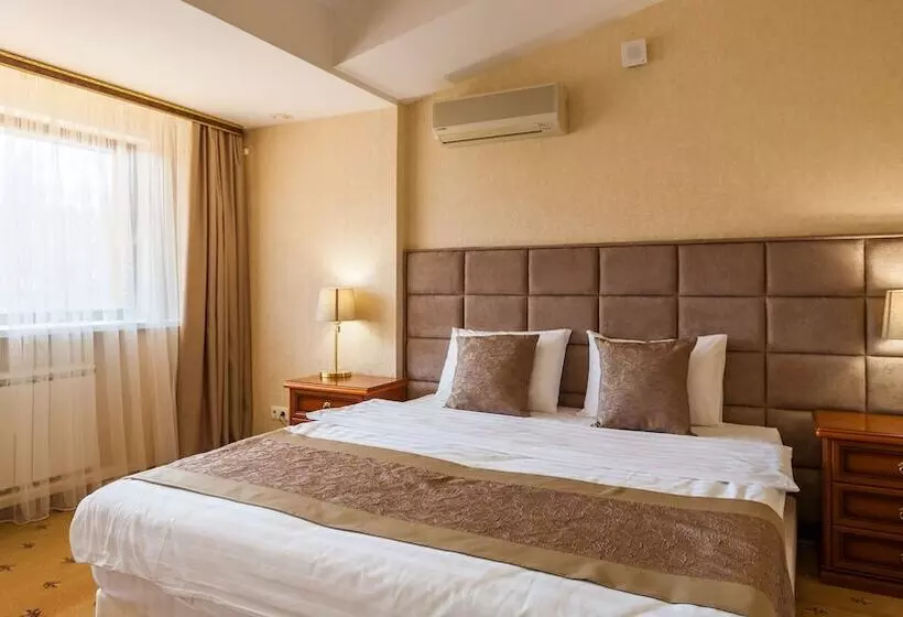 בית מלון כפרי Sosnovy Bor Park