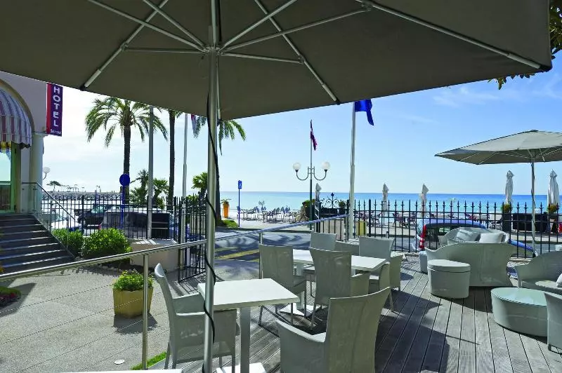 Отель Vacances Bleues Balmoral