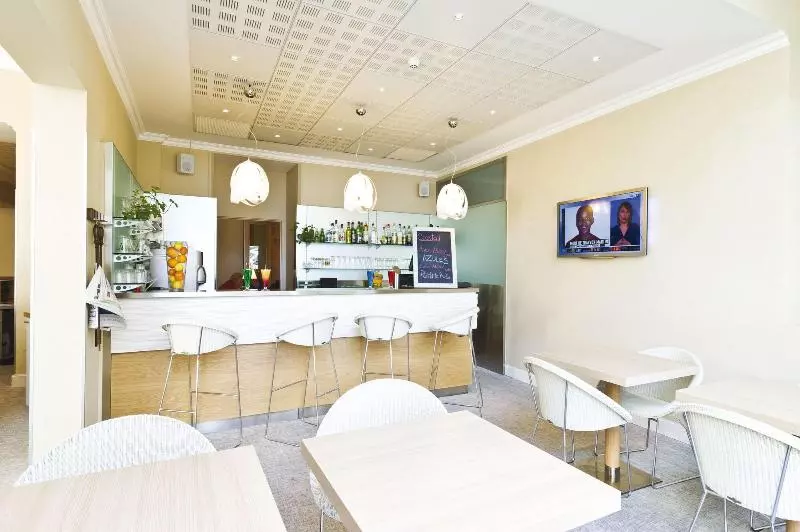 Отель Vacances Bleues Balmoral