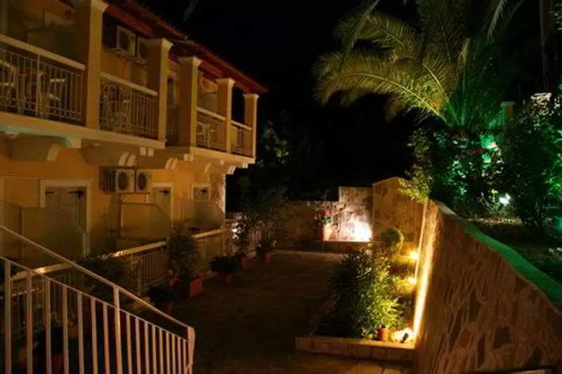 Irini Apartments And Studios