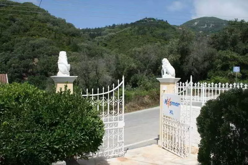 Irini Apartments And Studios