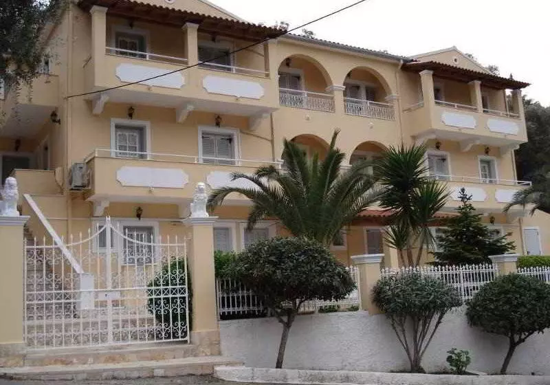 Irini Apartments And Studios