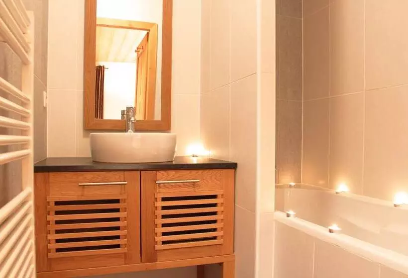 اقامتگاه Dormio Resort Les Portes Du Mont Blanc