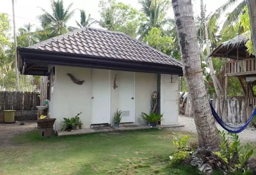 هاستل Sabas Beach And Campsite