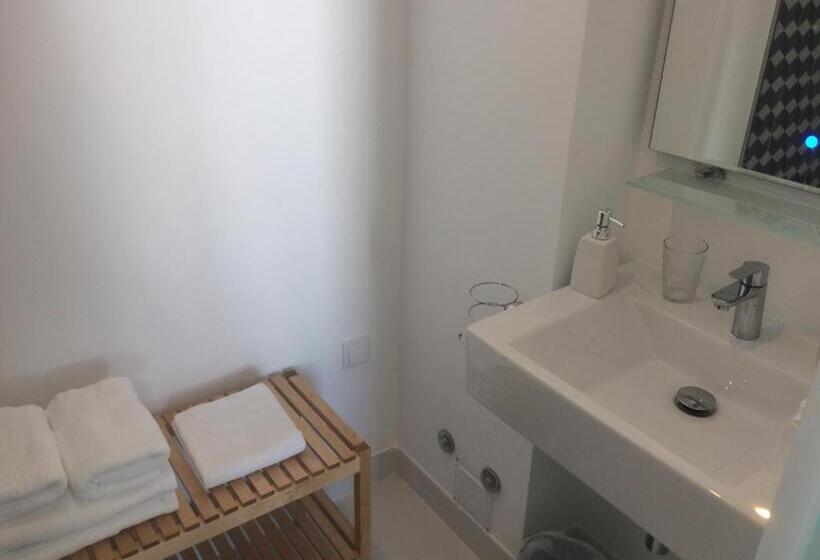 تختخواب و صبحانه Casa Apollo Guesthouse