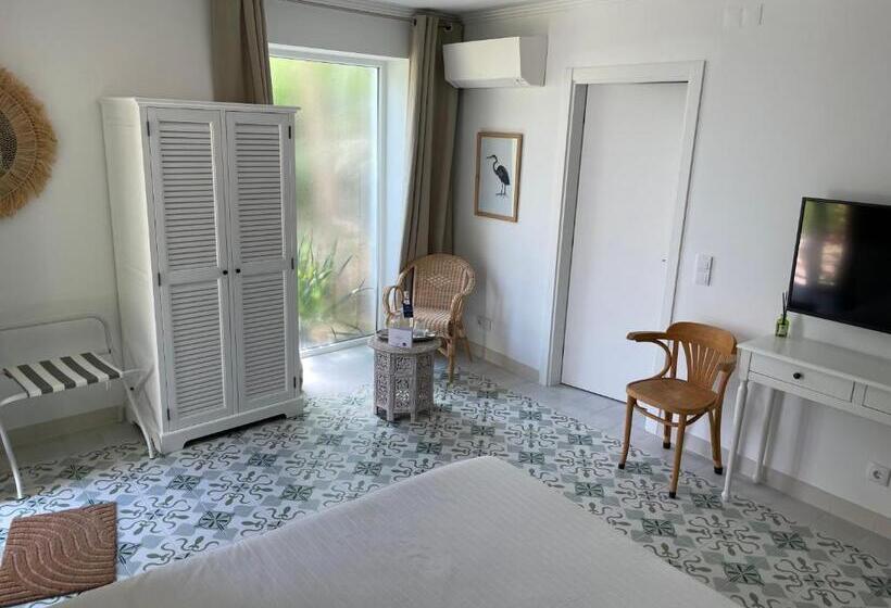 تختخواب و صبحانه Casa Apollo Guesthouse