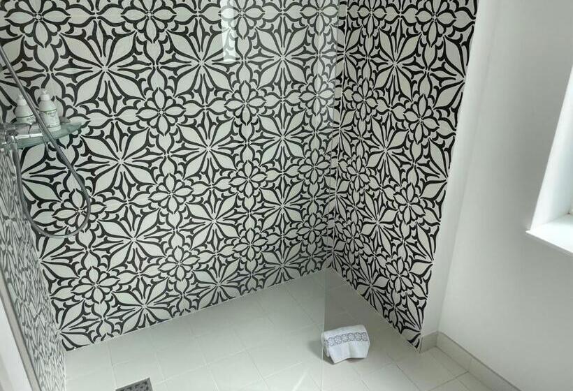 تختخواب و صبحانه Casa Apollo Guesthouse