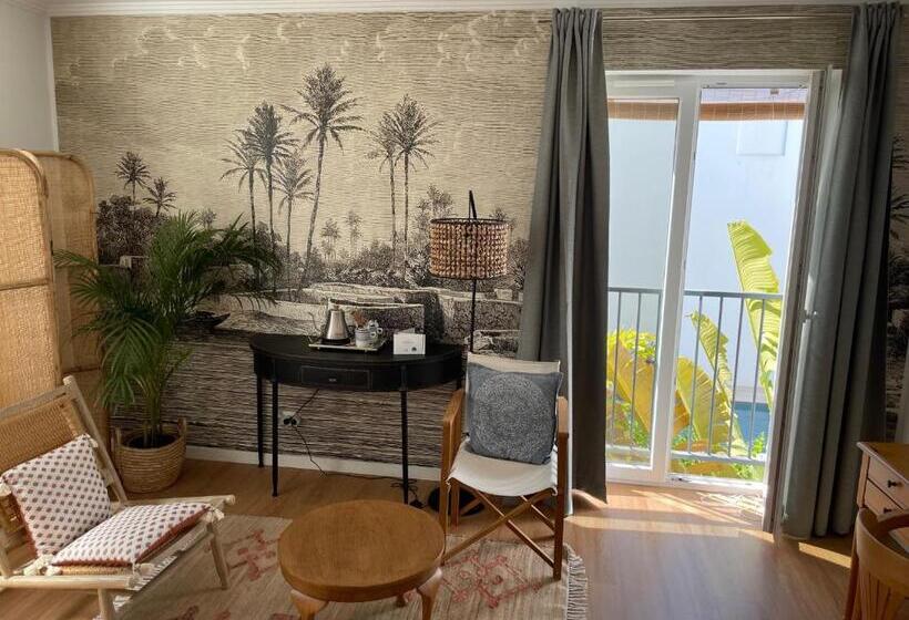 تختخواب و صبحانه Casa Apollo Guesthouse