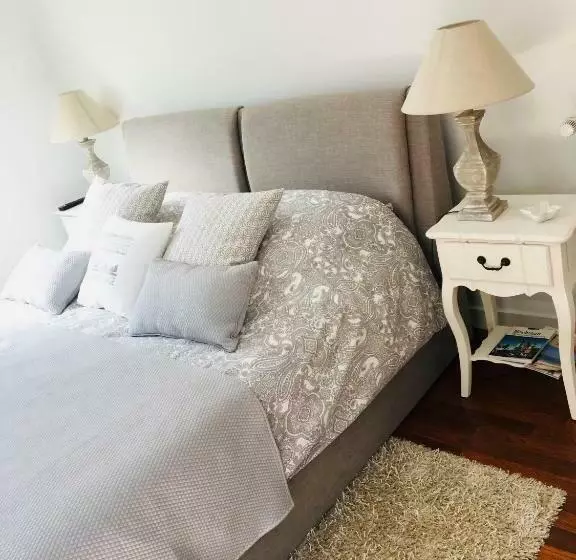 تختخواب و صبحانه Chambre Kercaves