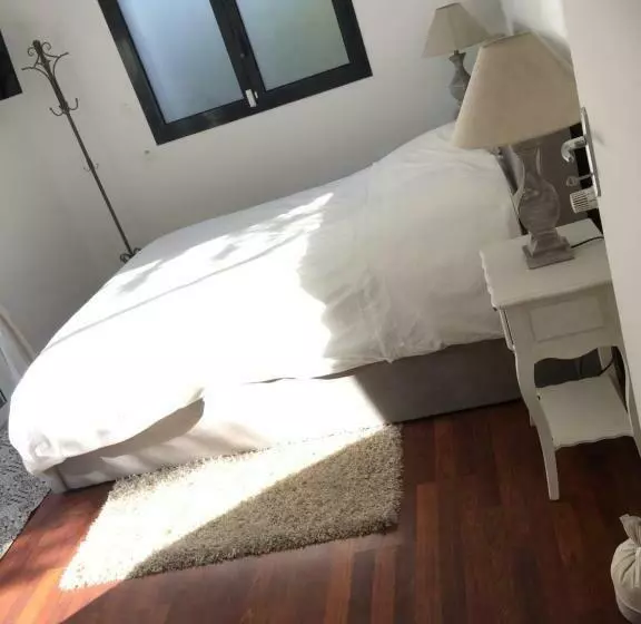 تختخواب و صبحانه Chambre Kercaves