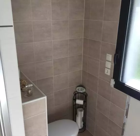 تختخواب و صبحانه Chambre Kercaves