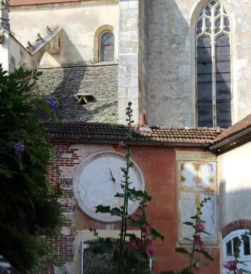 ベッドアンドブレックファースト Le Tabellion