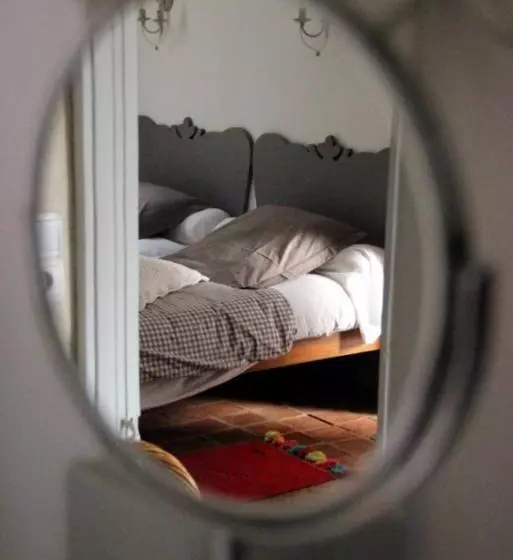 ベッドアンドブレックファースト Le Tabellion